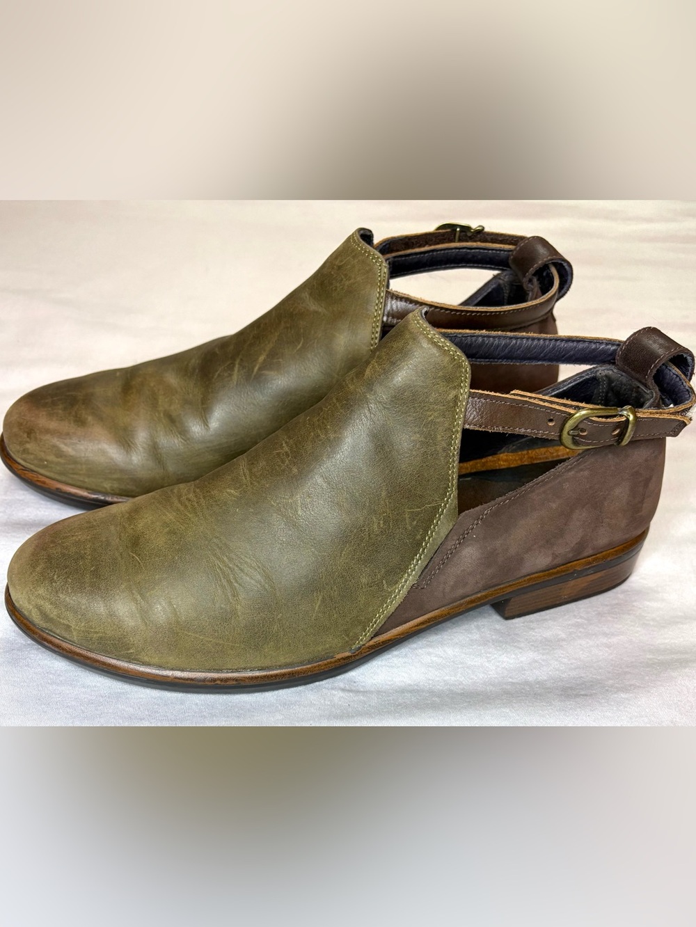 Naot Kamsin 26042 EU 40 Vintage Pine Leather Cutout Ankle Booties Velcro